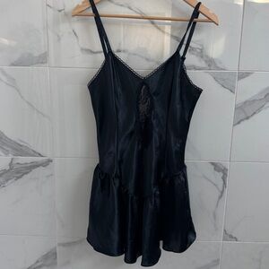 Y2K Victoria's Secret black satin chemise - fits XS - no damage or flaws - sexy!
